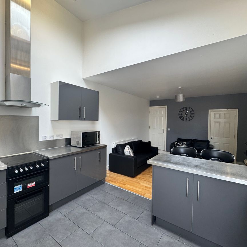 5 Bedrooms, 42 Irving Road – Student Accommodation Coventry - Photo 1