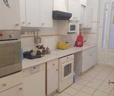 Appartement 2 pièces 66m2 MARSEILLE 4EME 980 euros - Photo 1