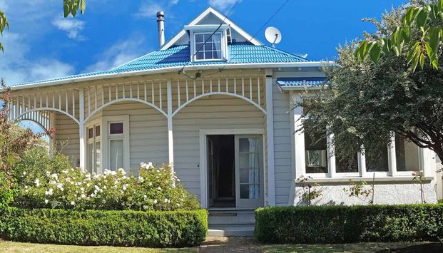 Large Family Home - Photo 1