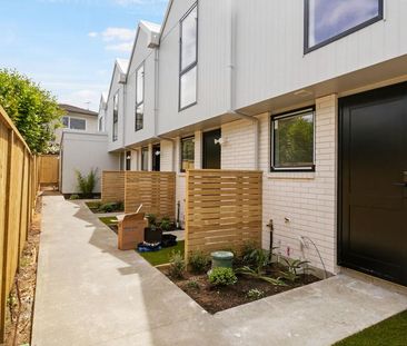 Modern new build townhouse! - Photo 4