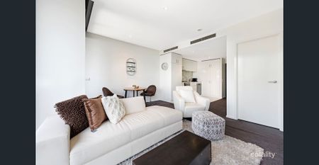 Right in the heart - Photo 3