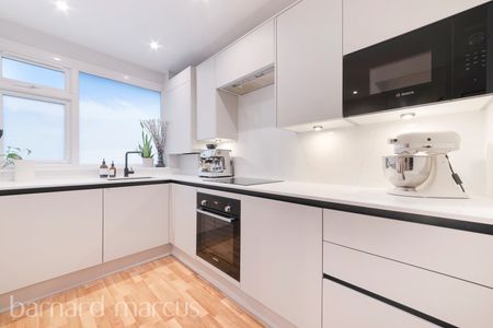 Alberta Estate, London - Photo 5