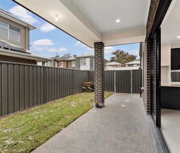 Bright, Modern & Perfectly Located Three Bedroom Home! - Photo 4