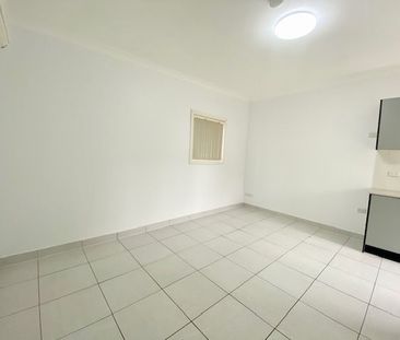 Open Plan Studio Granny flat - Photo 3