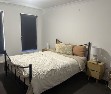 COMFORTABLE FAMILY HOME - Photo 3