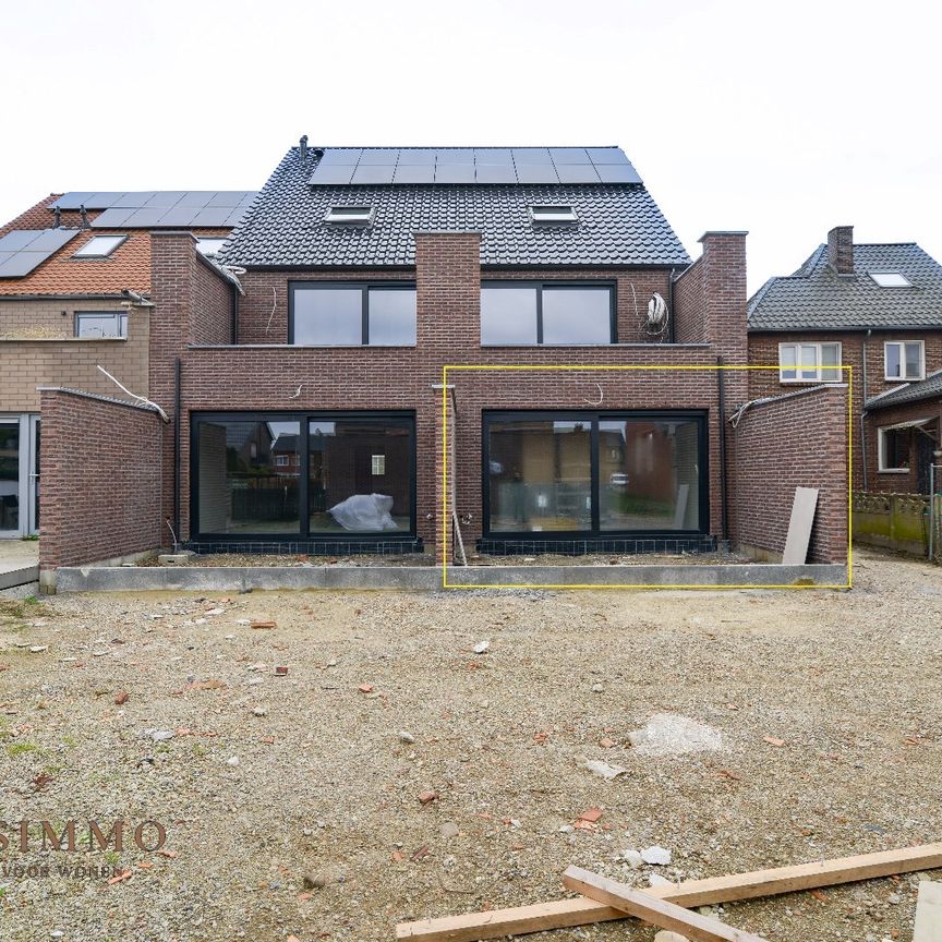 Energiezuinig gelijkvloersappartement met 1 slaapkamer, terras en 2 autostaanplaatsen - Foto 1