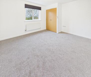 3 bedroom end of terrace house to rent - Photo 3