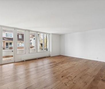 CENTRAL POSITION - Photo 1