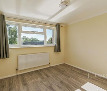 5 bedroom semi-detached house to rent - Photo 3