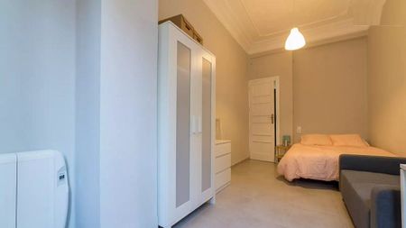 Carrer de Sueca, Valencia, Valencian Community 46006 - Photo 4