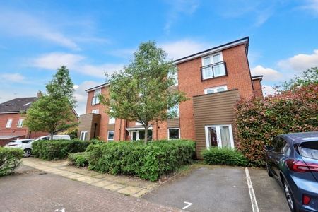 1 BED Flat - Photo 5