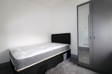 5 bedroom terraced house to rent - Photo 4