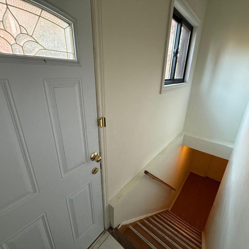 For Lease - 144 Shaftsbury Avenue Unit# Lower Apartment, Richmond Hill, Ontario - Photo 1