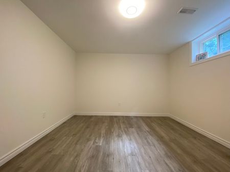 For Lease - 1052 Elgin Street Unit# Lower, Newmarket, Ontario - Photo 3