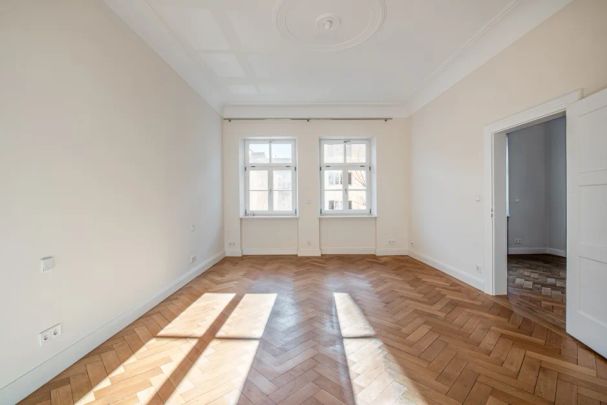 Herrschaftlich-luxuriöse Villen-Beletage über 244 m² in Altbogenhausen - Foto 1