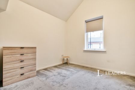 house to rent Elisabeth Gardens, SK5 - Photo 5