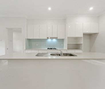 Stunning renovated Villa - (2 bedroom with 3rd bedroom/study option) - Photo 5