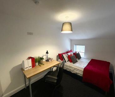 1 bedroom in a house share to rent - Photo 2