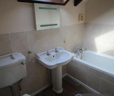 3 bedroom terraced house to rent - Photo 6