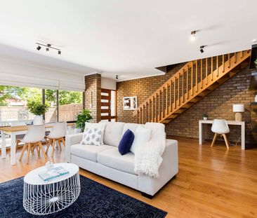 Large & Private 3 bedroom Townhouse - Photo 1