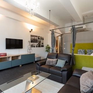 Loft Astoria - Photo 1