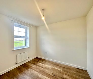 3 bedroom Three Bedroom Semi Detached Home to rent - Photo 6