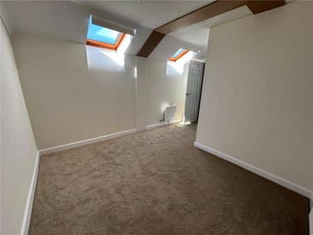 2 bedroom semi-detached house to rent - Photo 3