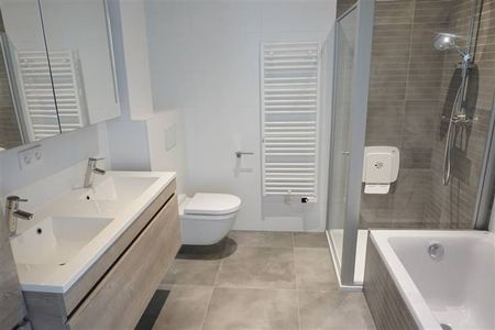 Appartement te huur - Foto 2