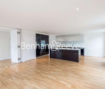 Pump House Crescent, Brentford, TW8 - Photo 1