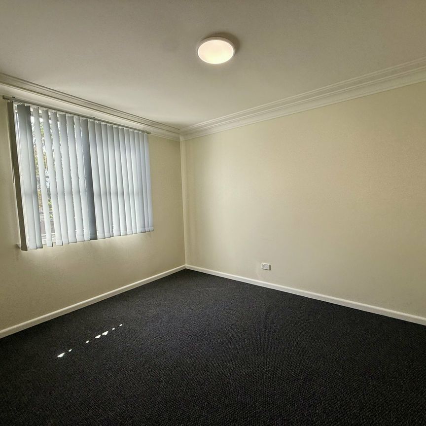 Newly renovated 3 bedroom house - Photo 1