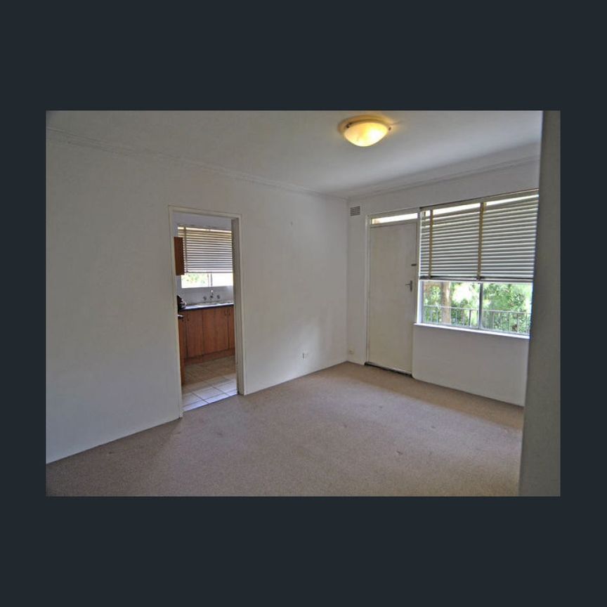 Conveniently Located 2 Bedroom Apartment - Photo 1