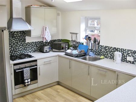6 bedroom house to rent Gristhorpe Road, Birmingham, West Midlands, B29 - Photo 5