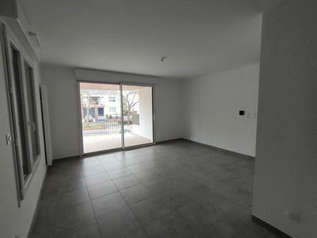 Dans la résidence LE MERMOZ, beau T3 B12 de 56.10 m² - Photo 4