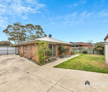 Family Living in a Sought-After Seabrook Location - Photo 2