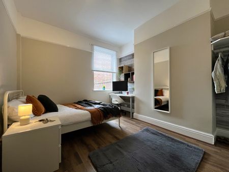 4 Bed Terraced House, Garmoyle Road, L15 - Photo 3