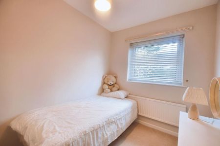 3 bedroom detached bungalow to rent - Photo 3