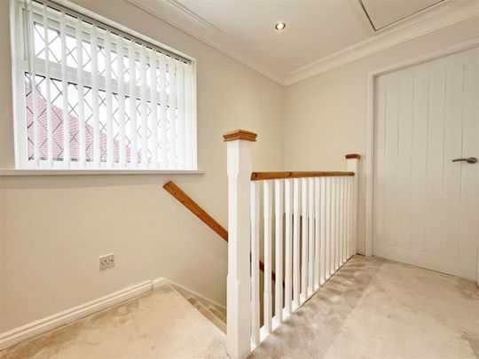 3 bedroom Semi-detached house to rent - Photo 1