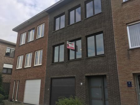 Bel-etage met 3 slaapkamers, tuin en garage - Foto 4