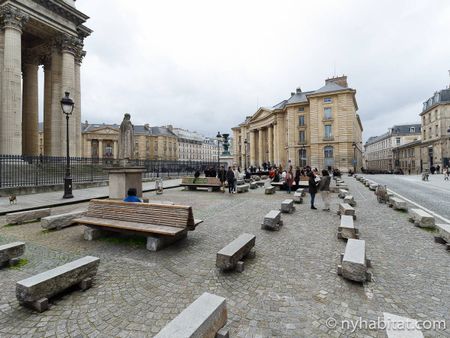 Logement à Paris, Location meublée - Photo 5