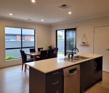 Canadian, 4BR, 2BA, 2CA, quiet court, large enclosed yard, spotless... - Photo 6
