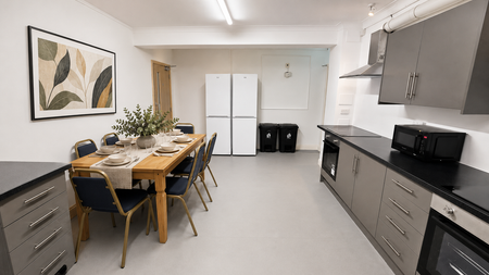 1 bedroom in a house share to rent - Photo 2