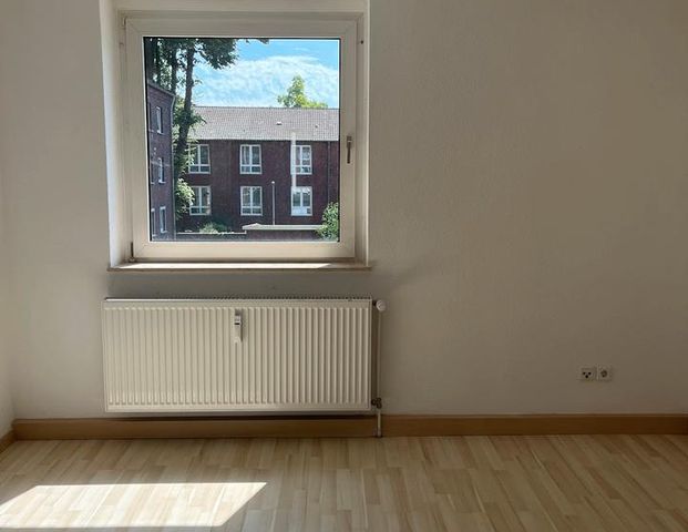 Lichtdurchflutet & zentral: 2,5-Raum-Wohnung - Foto 1