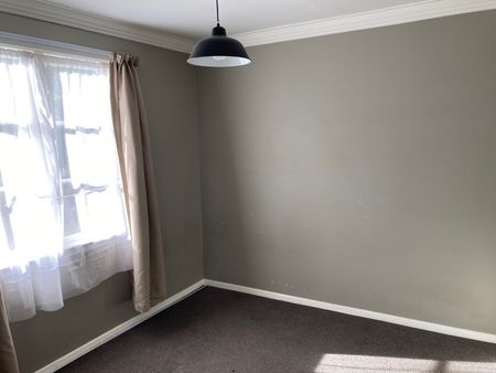 20 Bell Street, Tawa - Photo 2