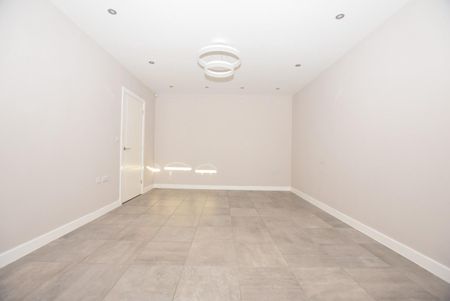 4 bedroom House To Let - Photo 2