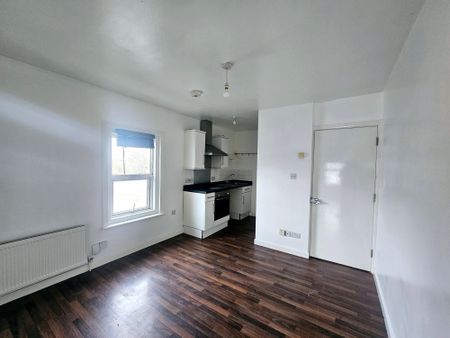 Portswood Road, Southampton - Photo 3