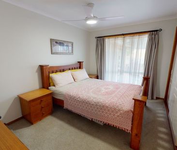 1 Cunneen Crescent Berwick VIC - Photo 4