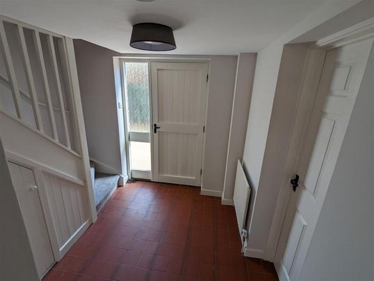 3 bedroom semi-detached house to rent - Photo 1