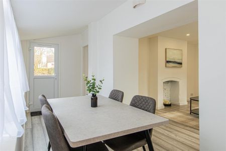 2 bed House - Mid Terrace To Let - Photo 2