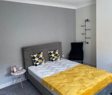 Hough Lane (Room 3), Bramley, Leeds - Photo 5
