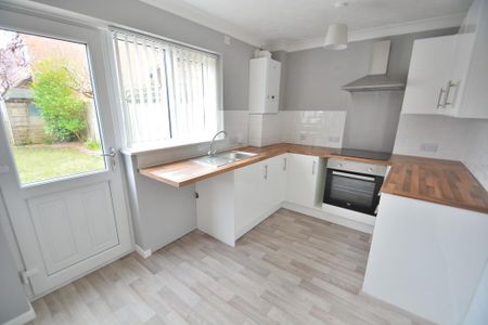 2 bedroom semi-detached house to rent - Photo 2